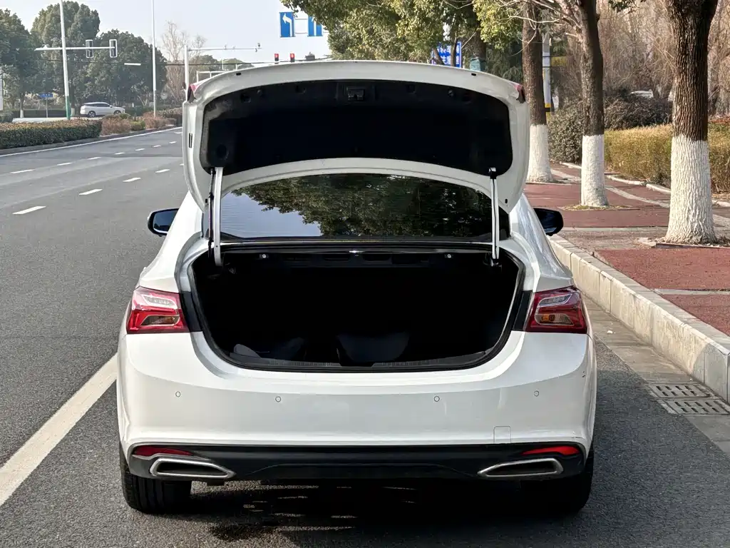 CHEVROLET MAI RUIBAO XL