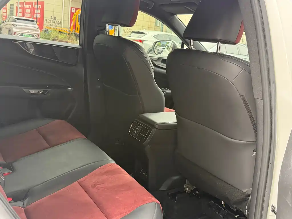 Lexus NX — миниатюра 11