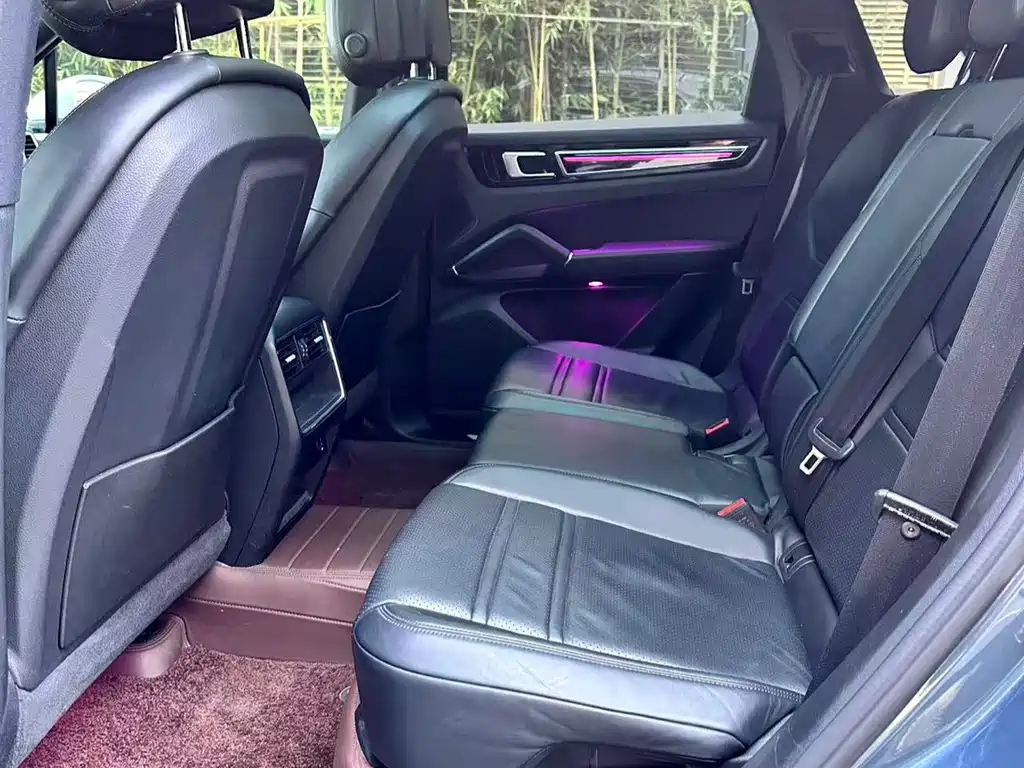 Porsche Cayenne — миниатюра 6