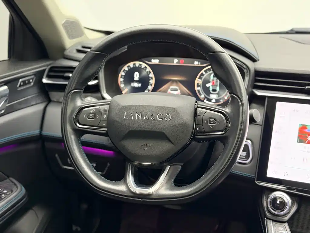 Lynk & Co 05 — миниатюра 17