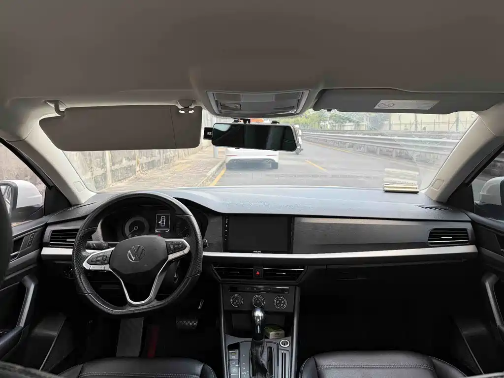 Volkswagen Lavida — миниатюра 5