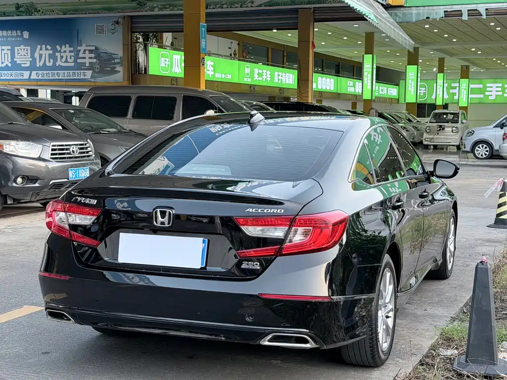 Honda Accord — миниатюра 11