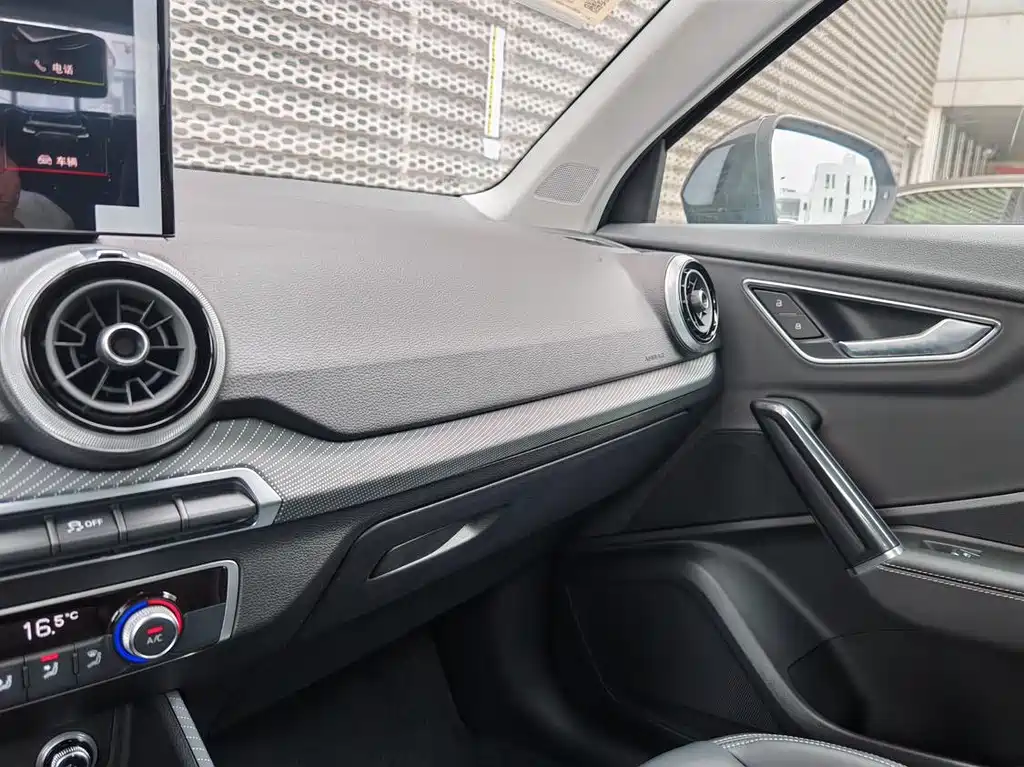 Audi Q2L — миниатюра 8