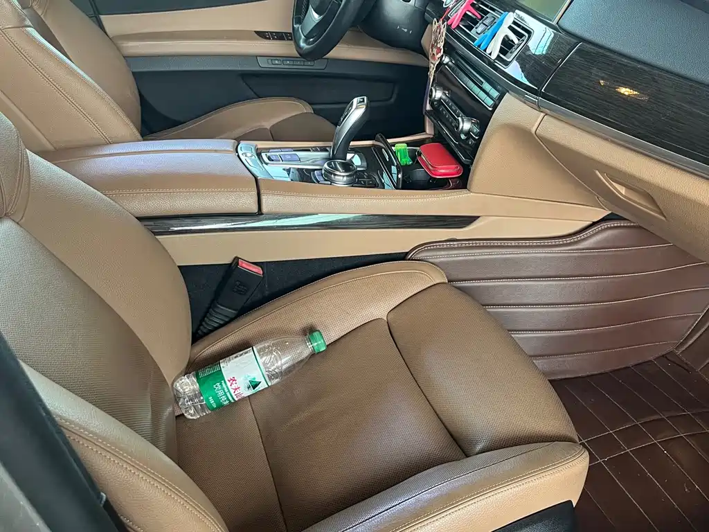 BMW 7 Series — миниатюра 16