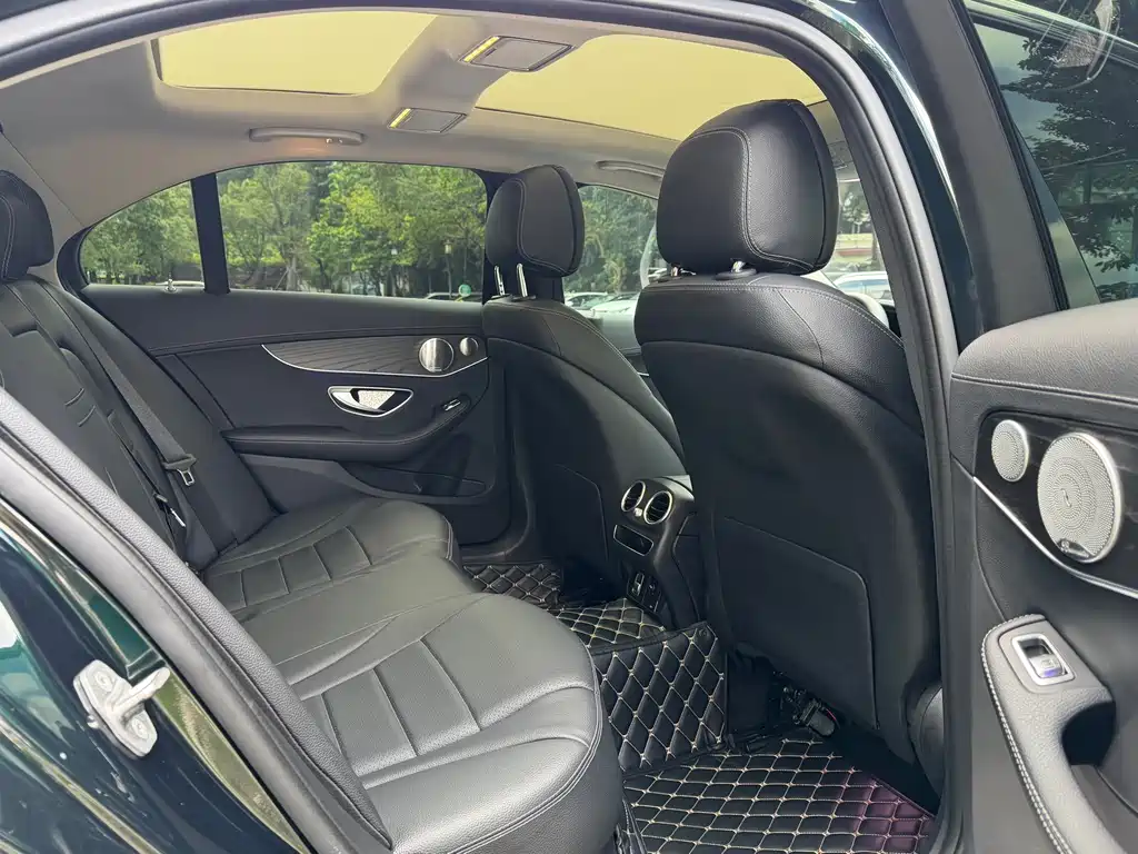 Mercedes-Benz C-Class — миниатюра 11
