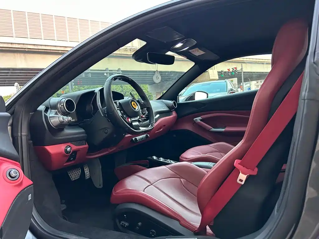 Ferrari F8 — миниатюра 6