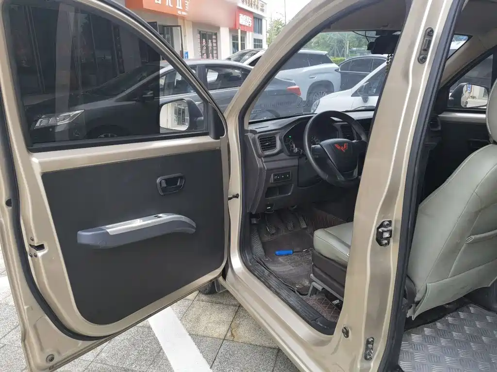 Wuling Hongguang V — миниатюра 17