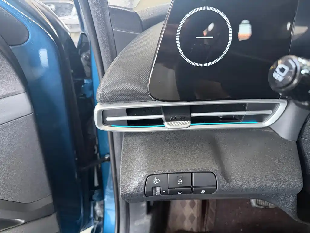 Hyundai Elantra — миниатюра 15