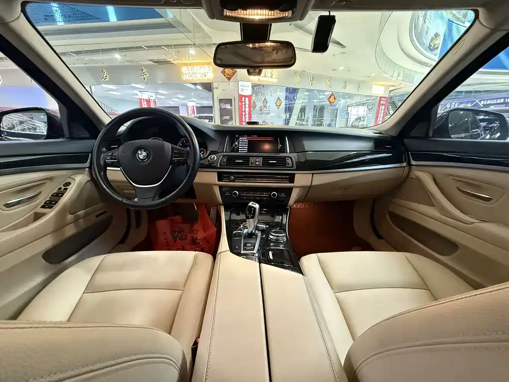 BMW 5 Series — миниатюра 4