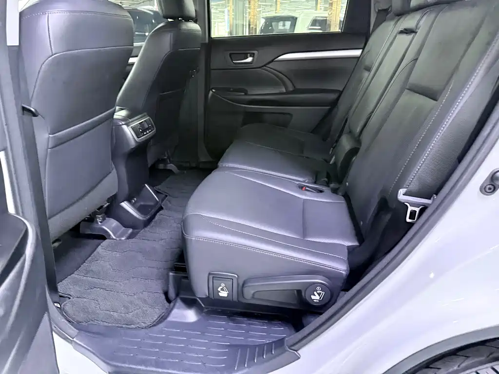 Toyota Highlander — миниатюра 11