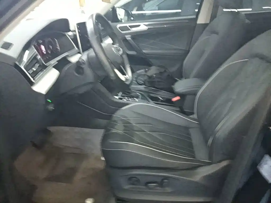 Volkswagen Tiguan L — миниатюра 15