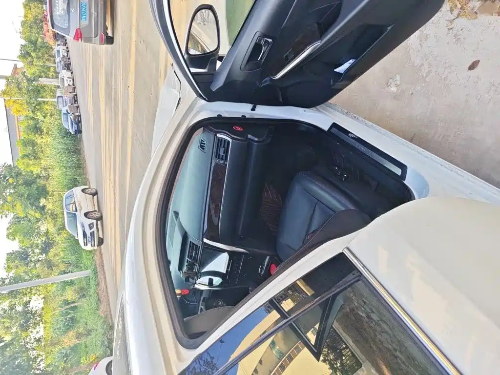 Toyota Camry — миниатюра 18
