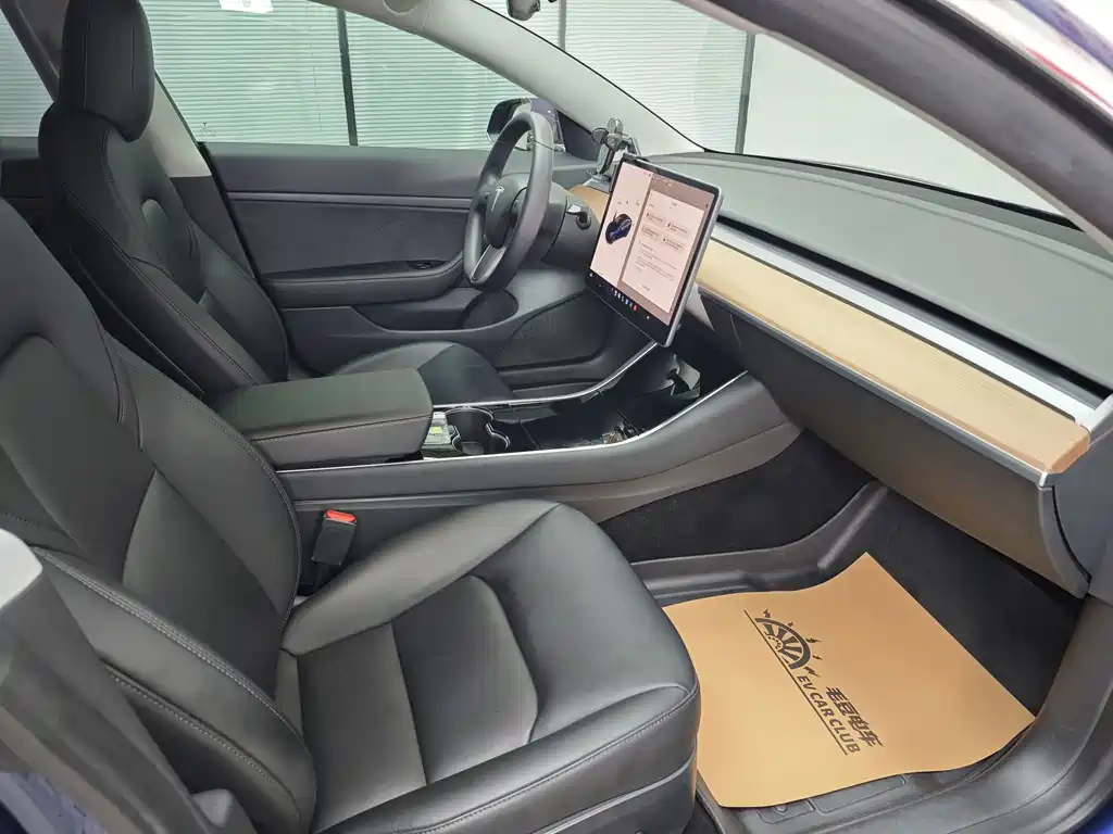 Tesla Model 3 — миниатюра 23