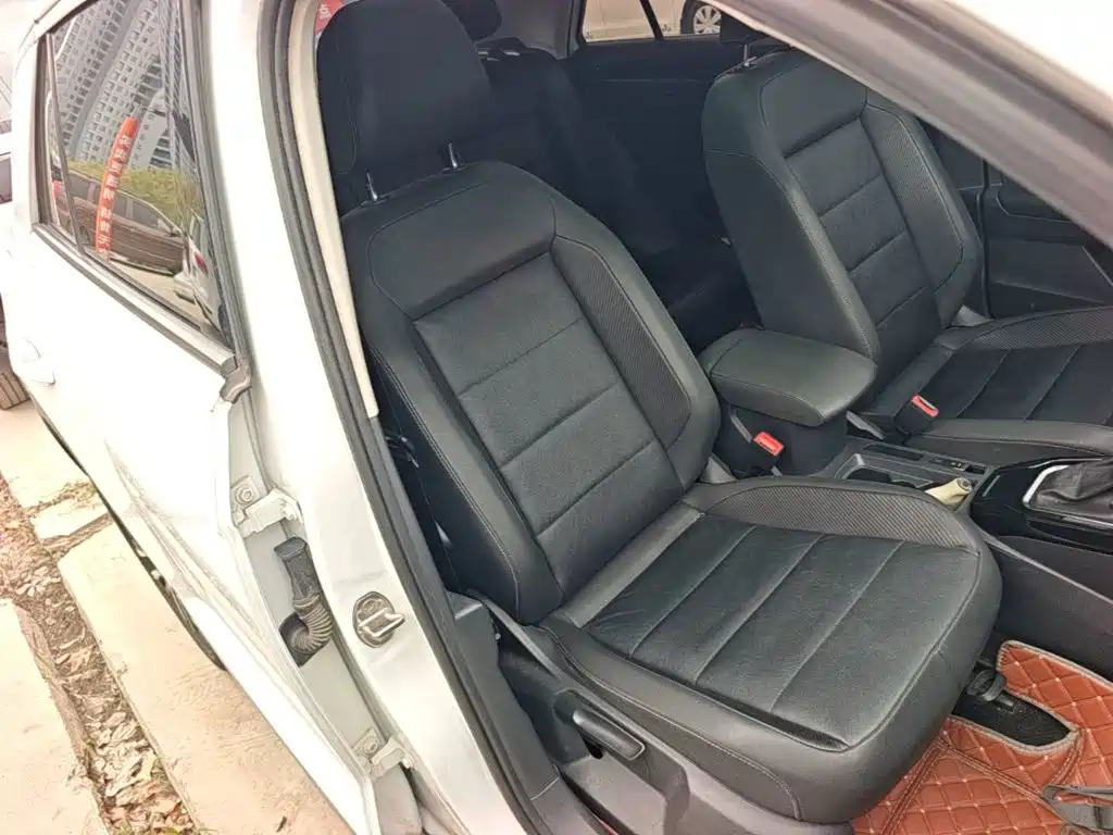 Volkswagen T-Roc — миниатюра 25