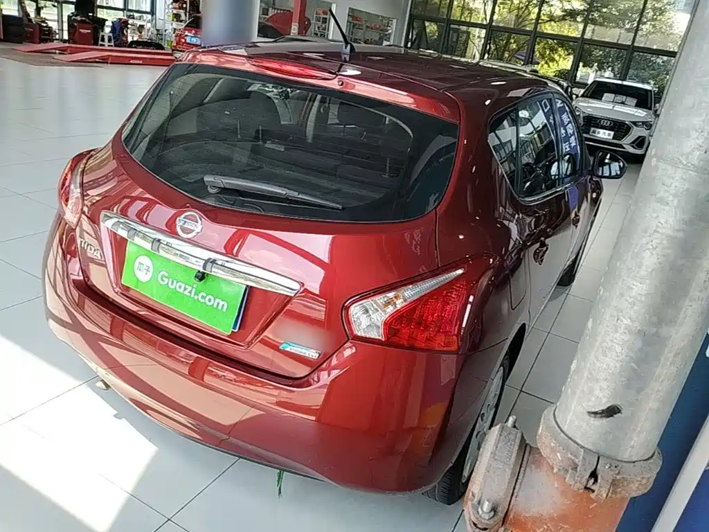 Nissan Tiida — миниатюра 7