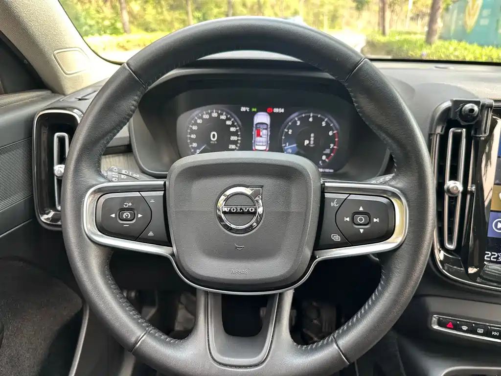 Volvo XC40 — миниатюра 13