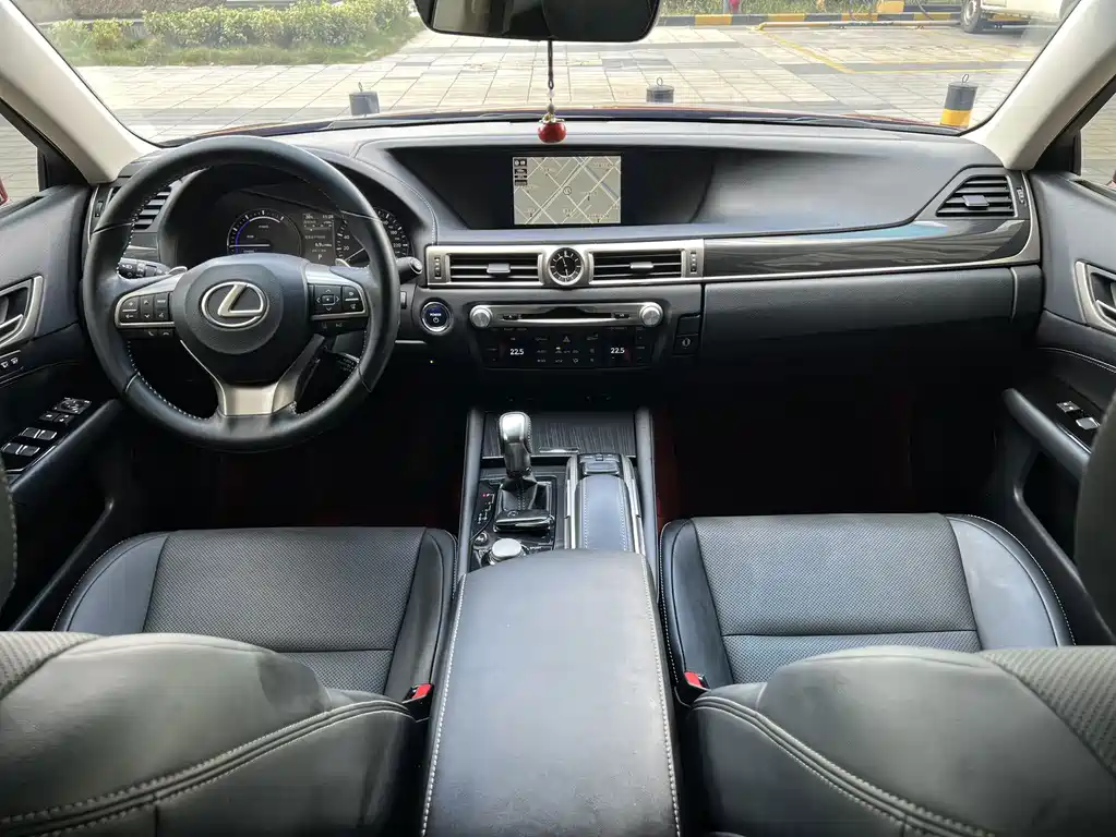 Lexus GS — миниатюра 7