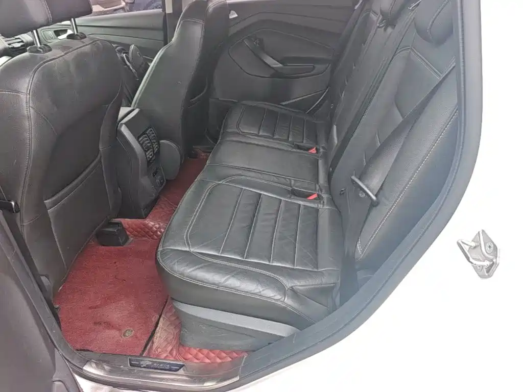 Ford Kuga — миниатюра 17