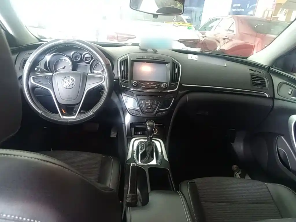 Buick Regal — миниатюра 10