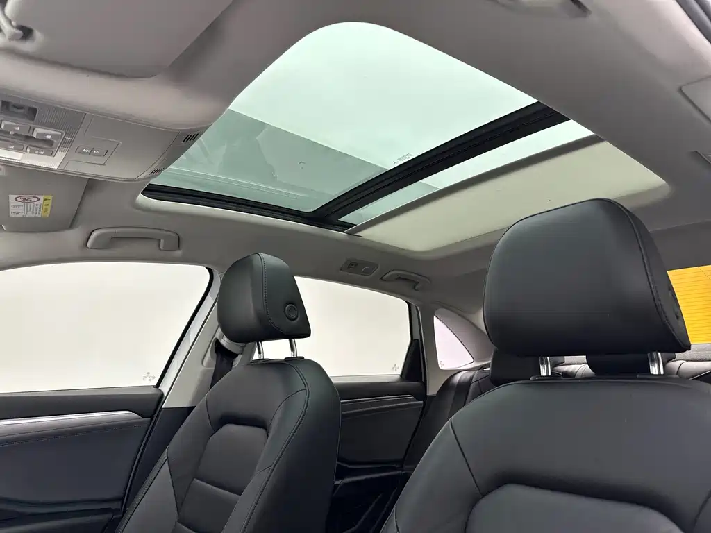 Volkswagen Sagitar — миниатюра 12