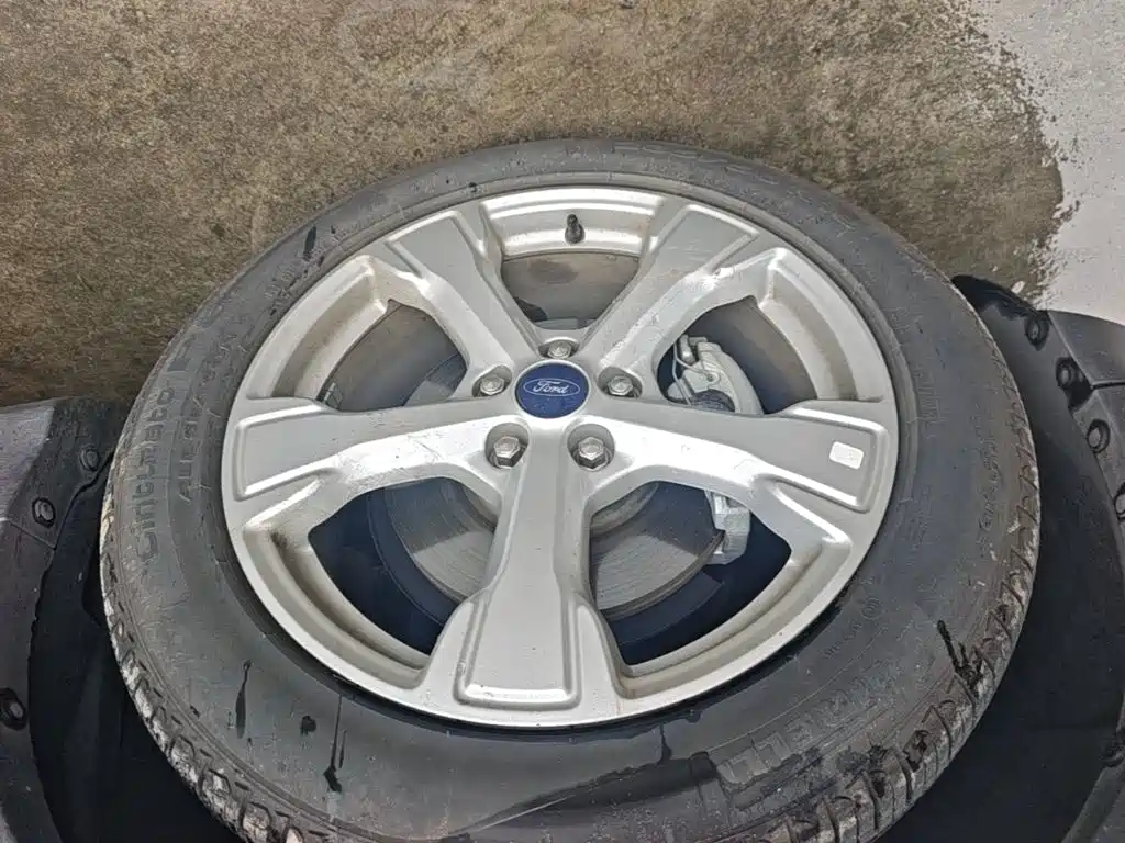 Ford Kuga — миниатюра 23