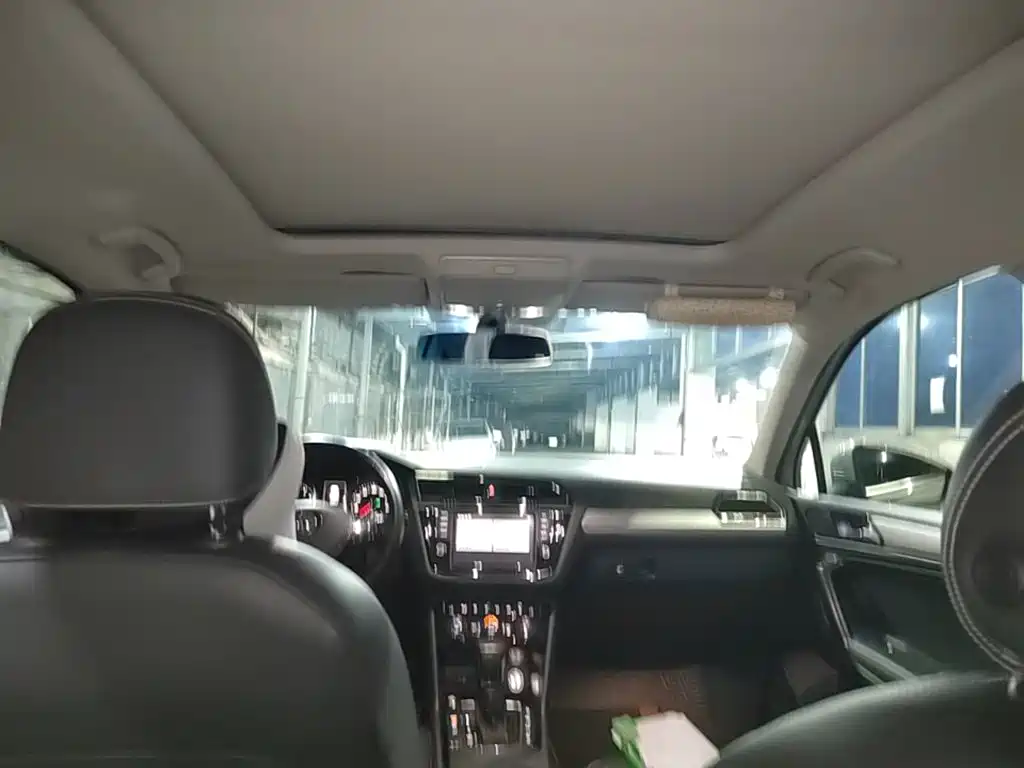 Volkswagen Tiguan L — миниатюра 18