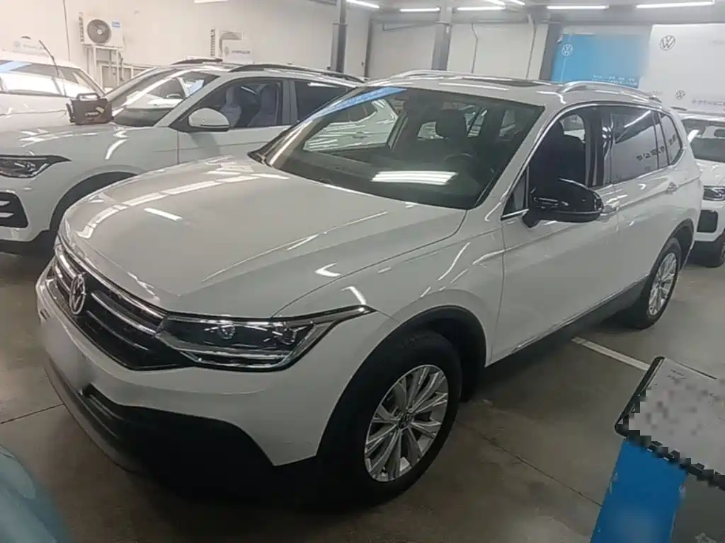 Volkswagen Tiguan L — миниатюра 2