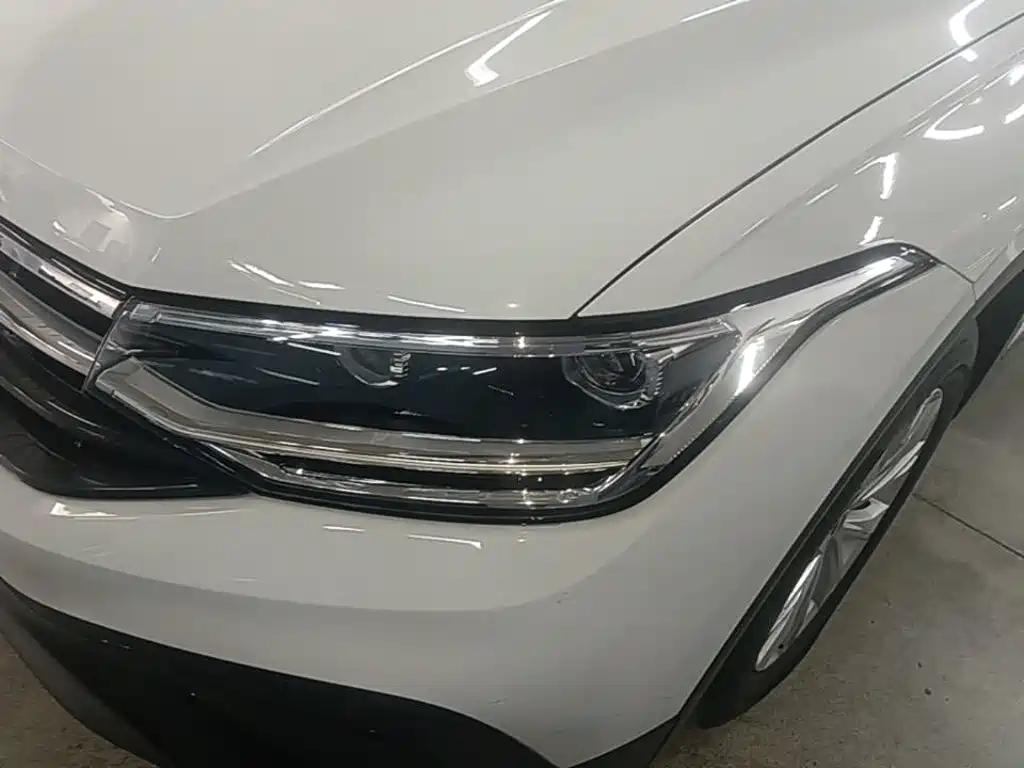 Volkswagen Tiguan L — миниатюра 24
