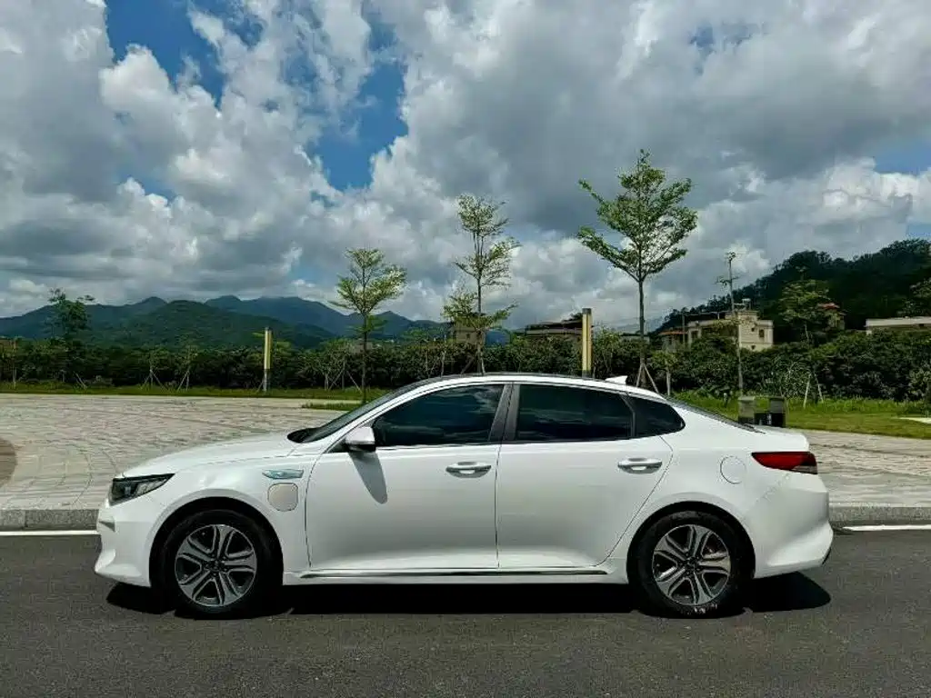 Kia K5 New Energy — миниатюра 3