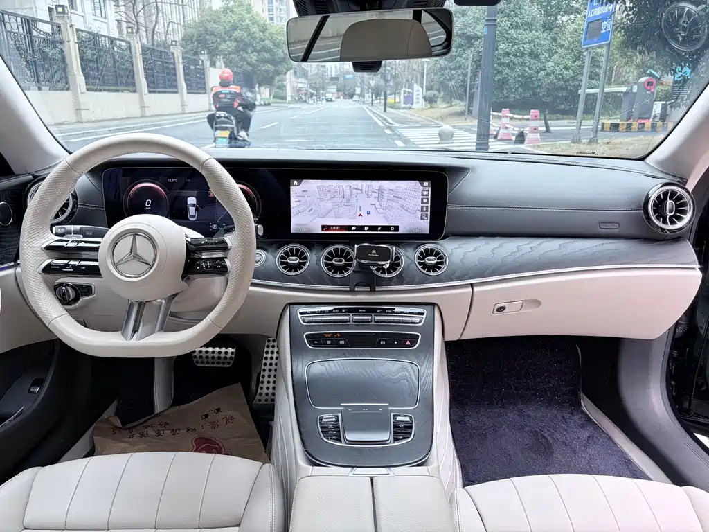 MERCEDES-BENZ E CLASS