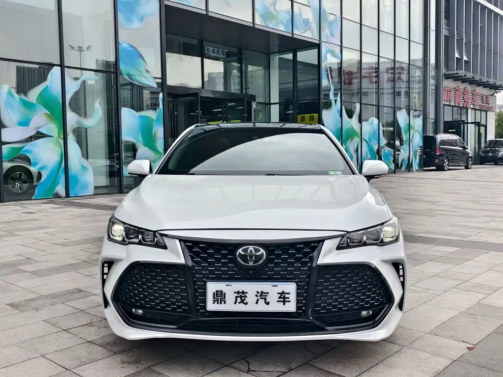 Toyota Avalon — миниатюра 2