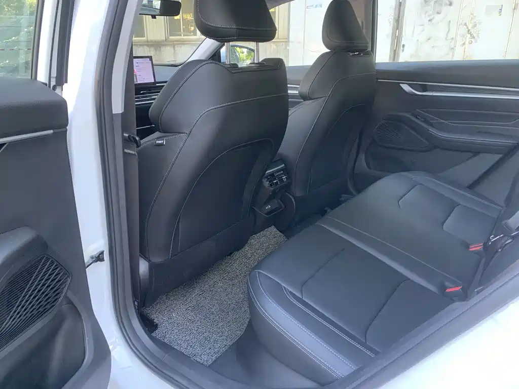 Geely Emgrand — миниатюра 13