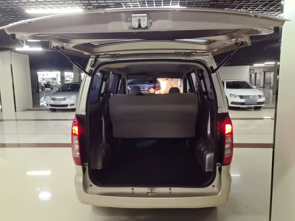 Wuling Hongguang V — миниатюра 19