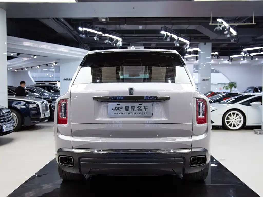 Rolls-Royce Cullinan — миниатюра 14