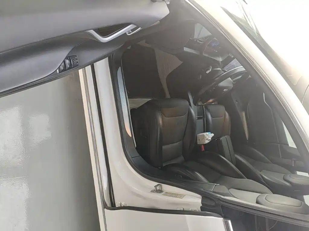 Tesla Model S — миниатюра 16