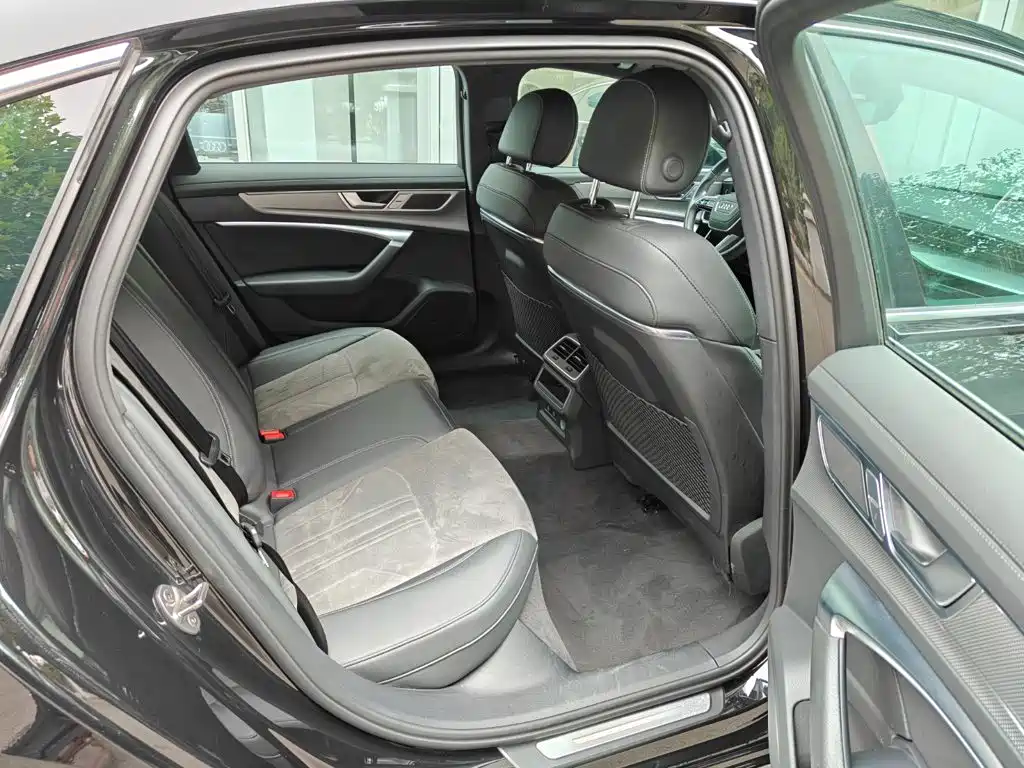 Audi A6L — миниатюра 11