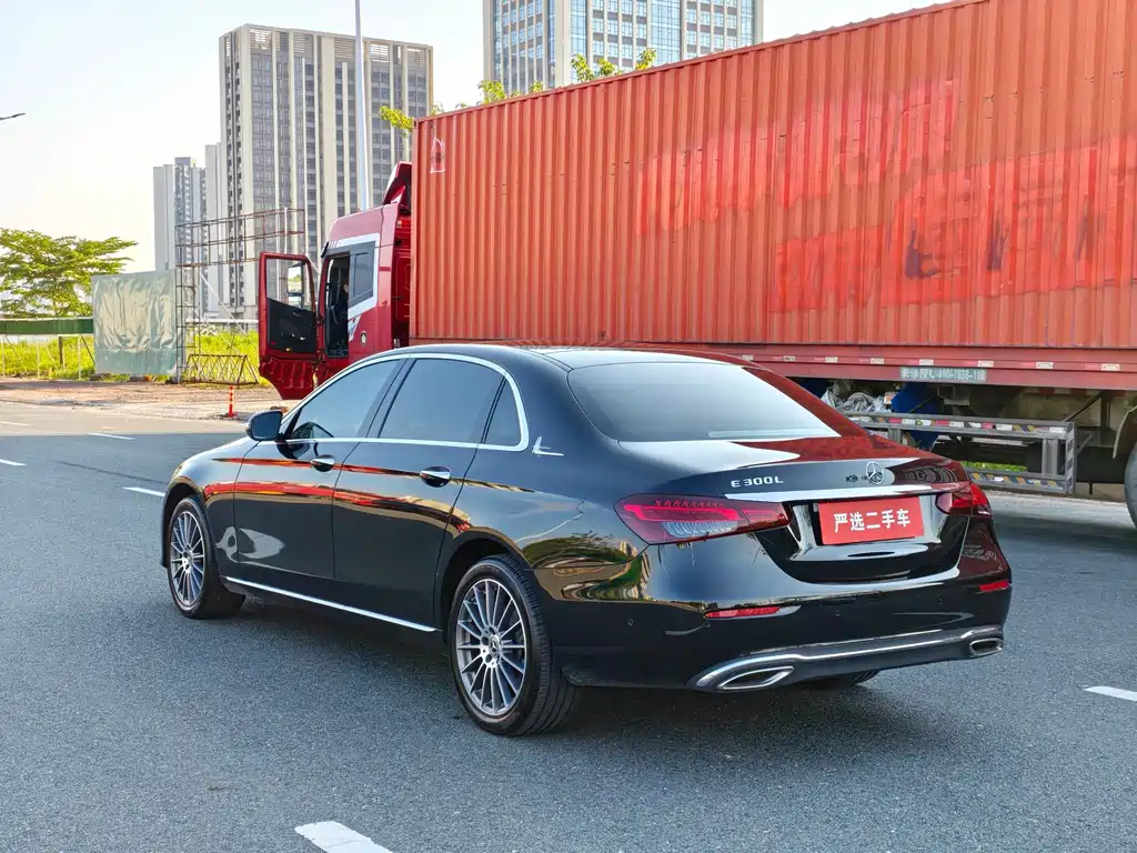 Mercedes-Benz E-Class — миниатюра 4