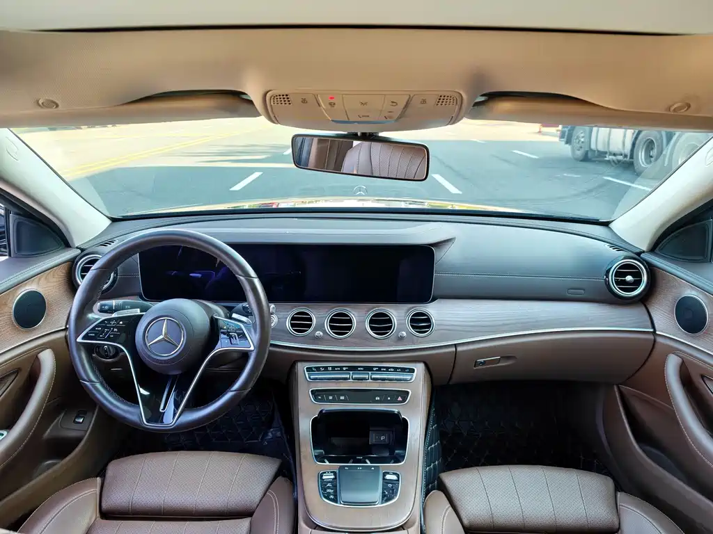 Mercedes-Benz E-Class — миниатюра 10