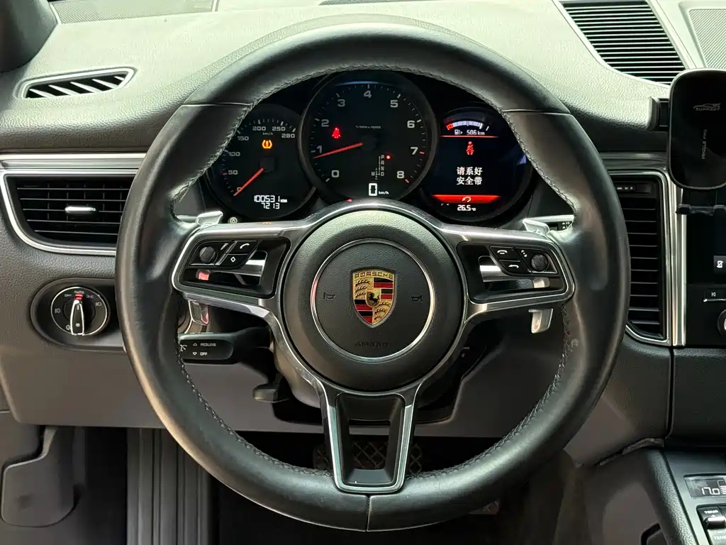 Porsche Macan — миниатюра 12