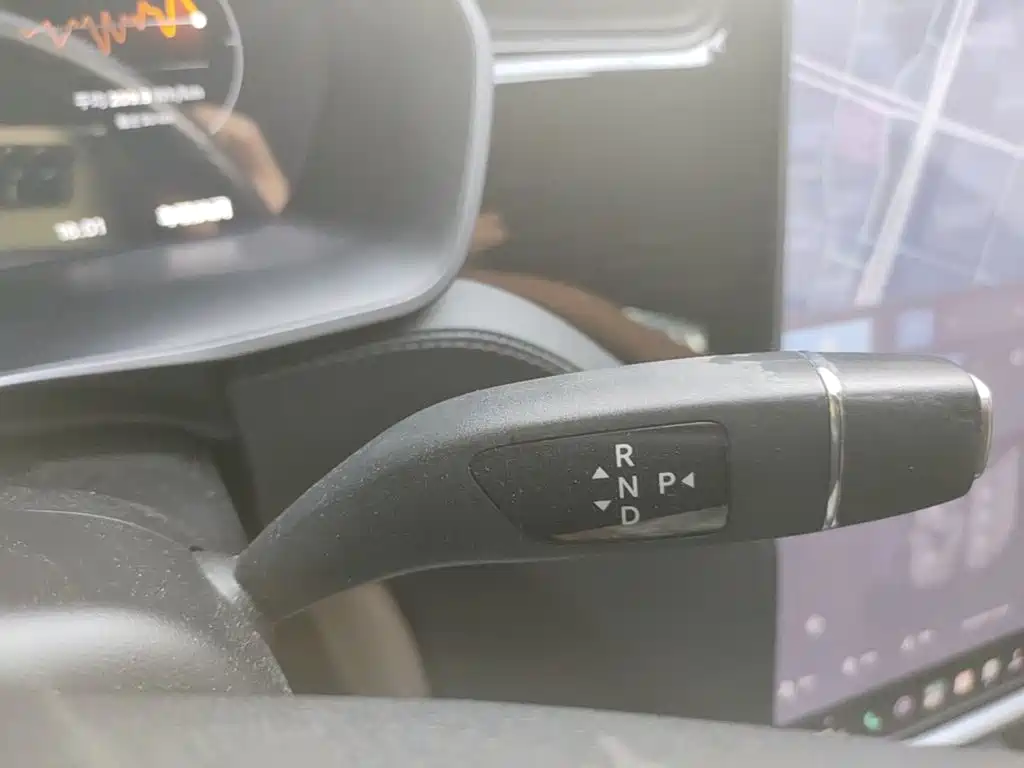 Tesla Model S — миниатюра 14