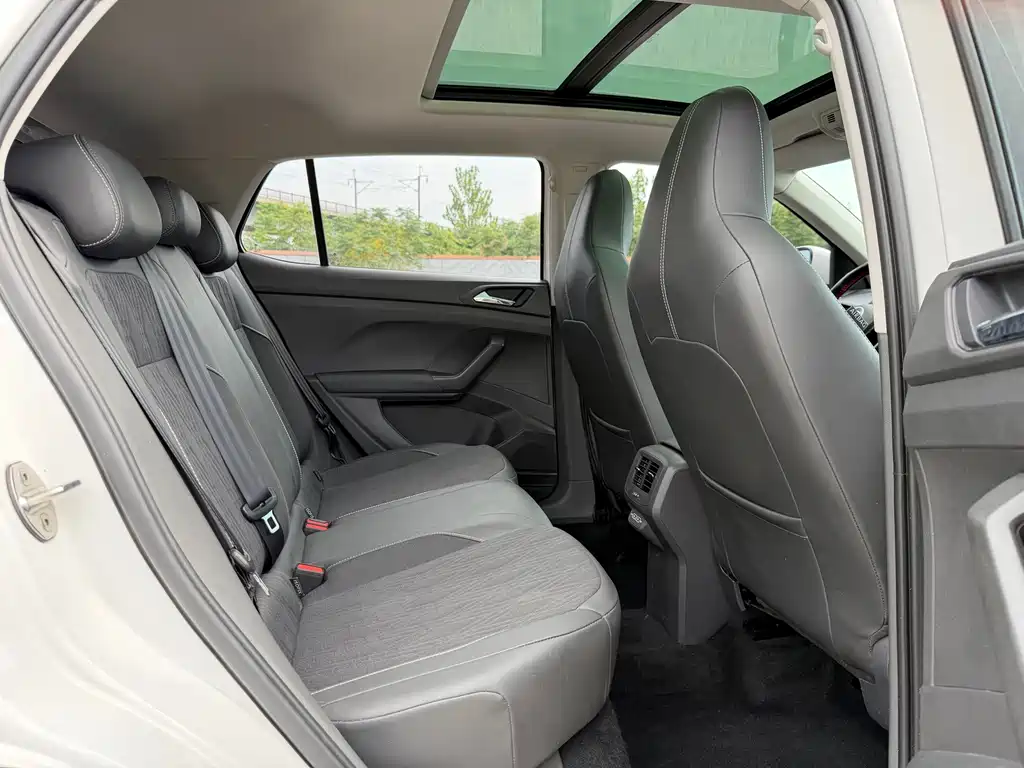 Volkswagen T-Cross — миниатюра 9