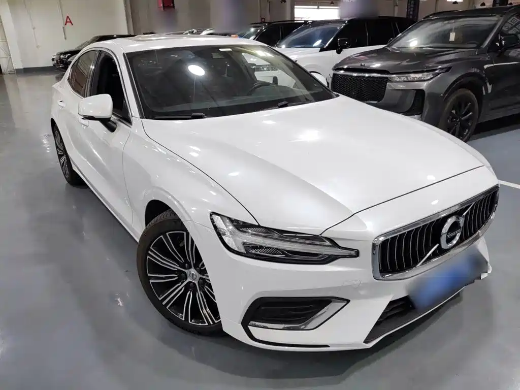 Volvo S60 - фото 22