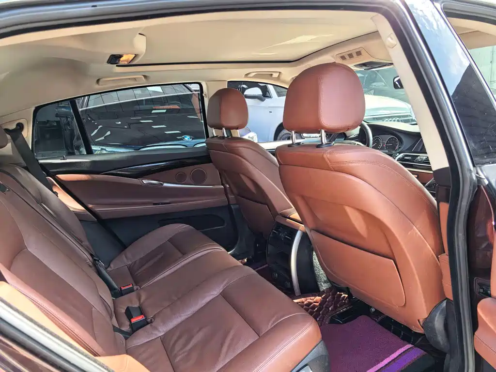 BMW 5 Series GT 5 GT 2014 528i Lead