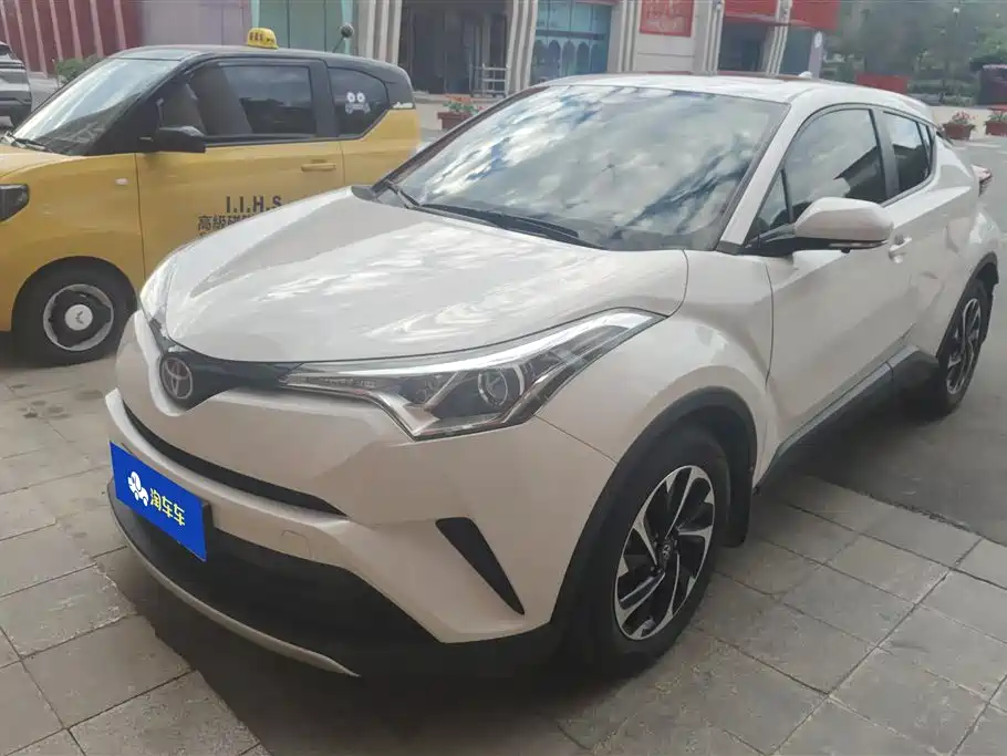Купить Toyota IZOA