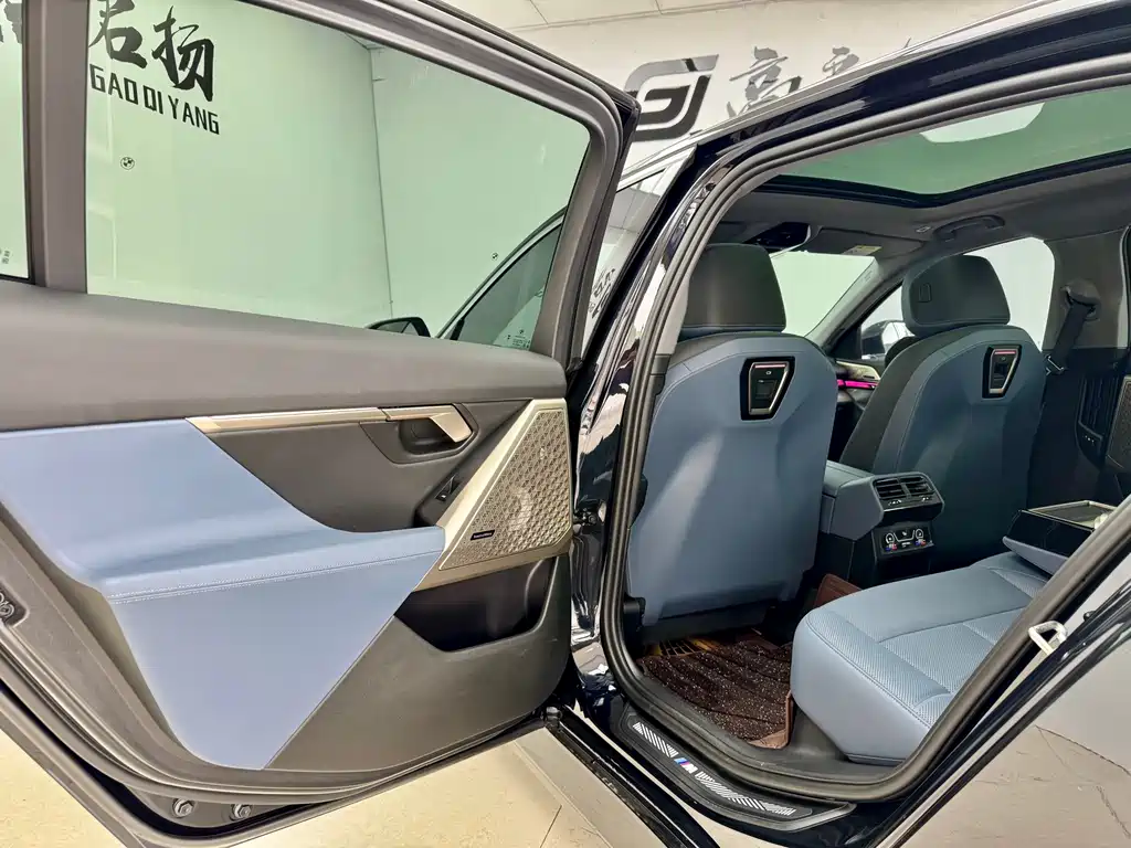 BMW 5 Series — миниатюра 12