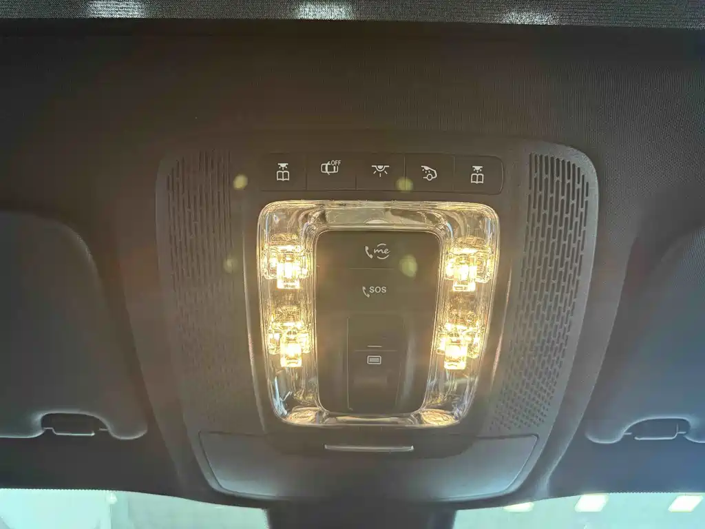 Mercedes-Benz GLB — миниатюра 16