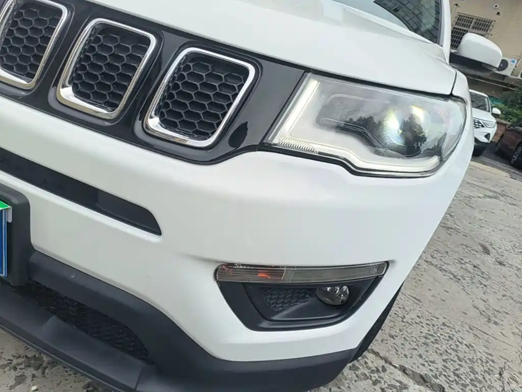 Jeep Compass — миниатюра 24