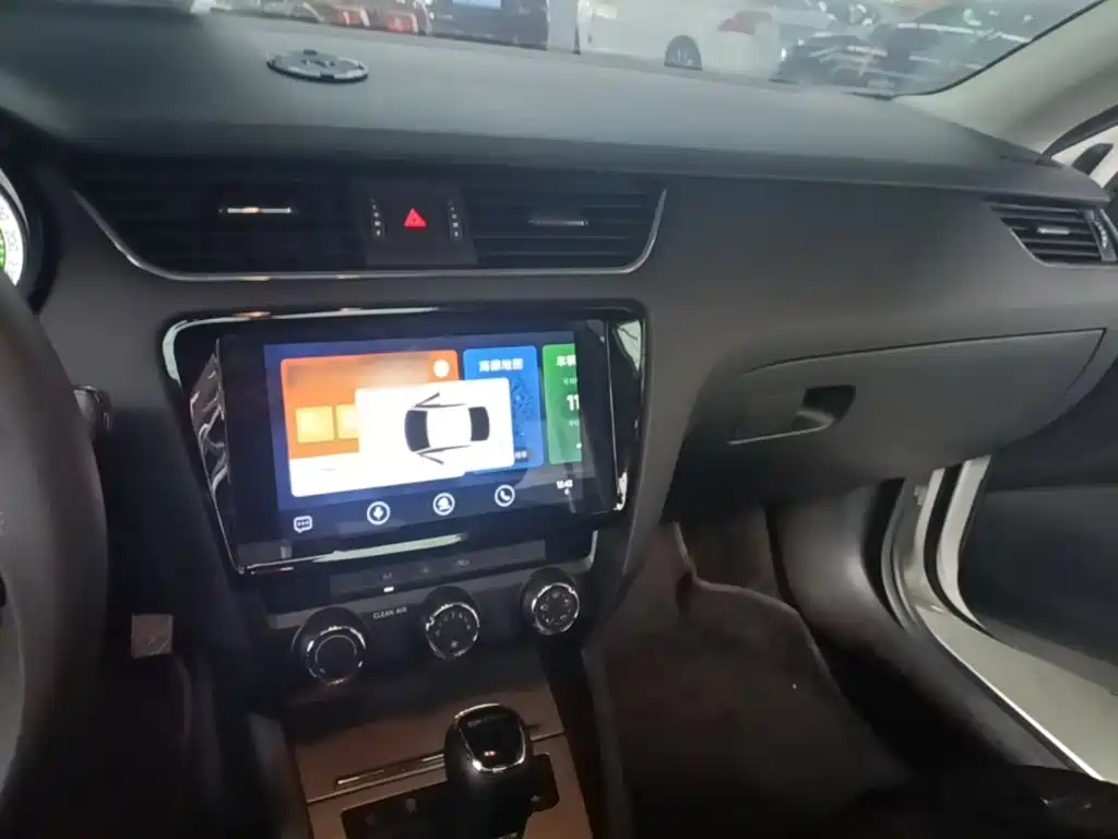 Skoda Octavia — миниатюра 10