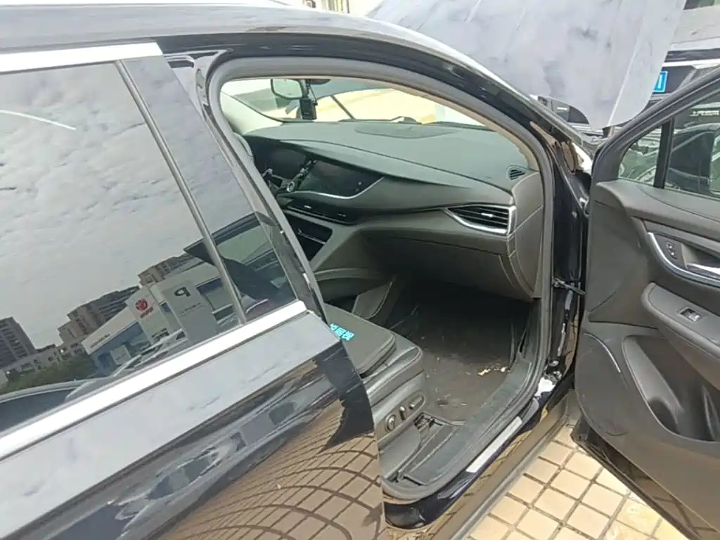 Buick Enclave — миниатюра 9