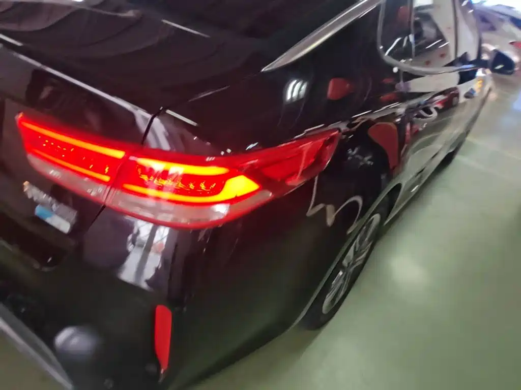 Kia K5 New Energy — миниатюра 8